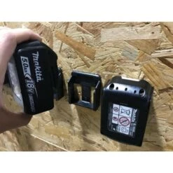 Stealth Mount Accuhouder Voor Makita 18V LXT, 6-pack Blauw 11 Stealth Mount Accuhouder Voor Makita 18V LXT, 6-pack Blauw -Makita Shop Nederland 960 000 0005 sfeer 2 1 1