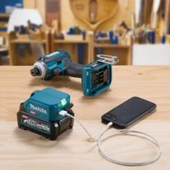 Makita ADP001G USB-Adapter 40V Max XGT -Makita Shop Nederland ADP001G D1CK